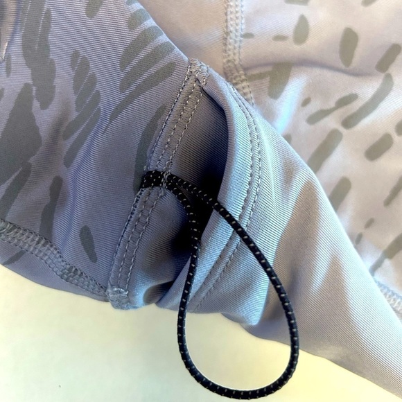 Nike Fast Dri fit running legging tights with reflective streaks in size L. G5 - Picture 9 of 16